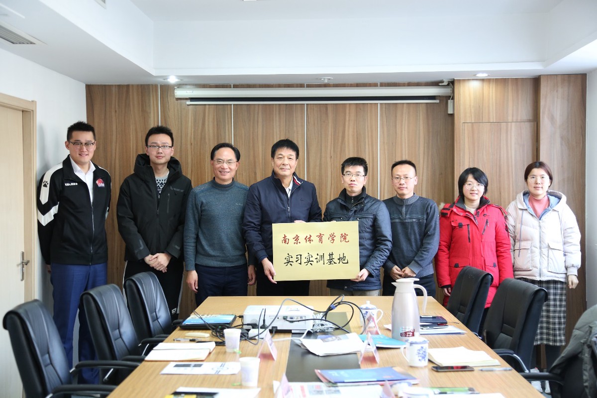 刻苦训练篮球时如何避免受伤的建议_0